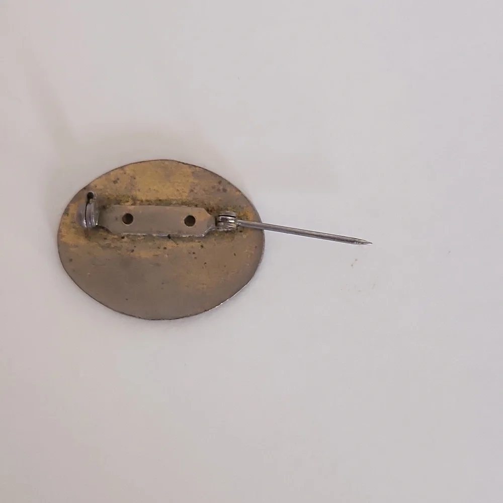 Vintage Beaver Pin - Picture 2 of 2